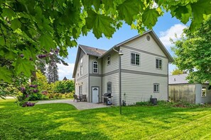 Exterior - Spacious 5 Bedroom Home in Downtown Coeur D’Alene (Coeur d'Alene)