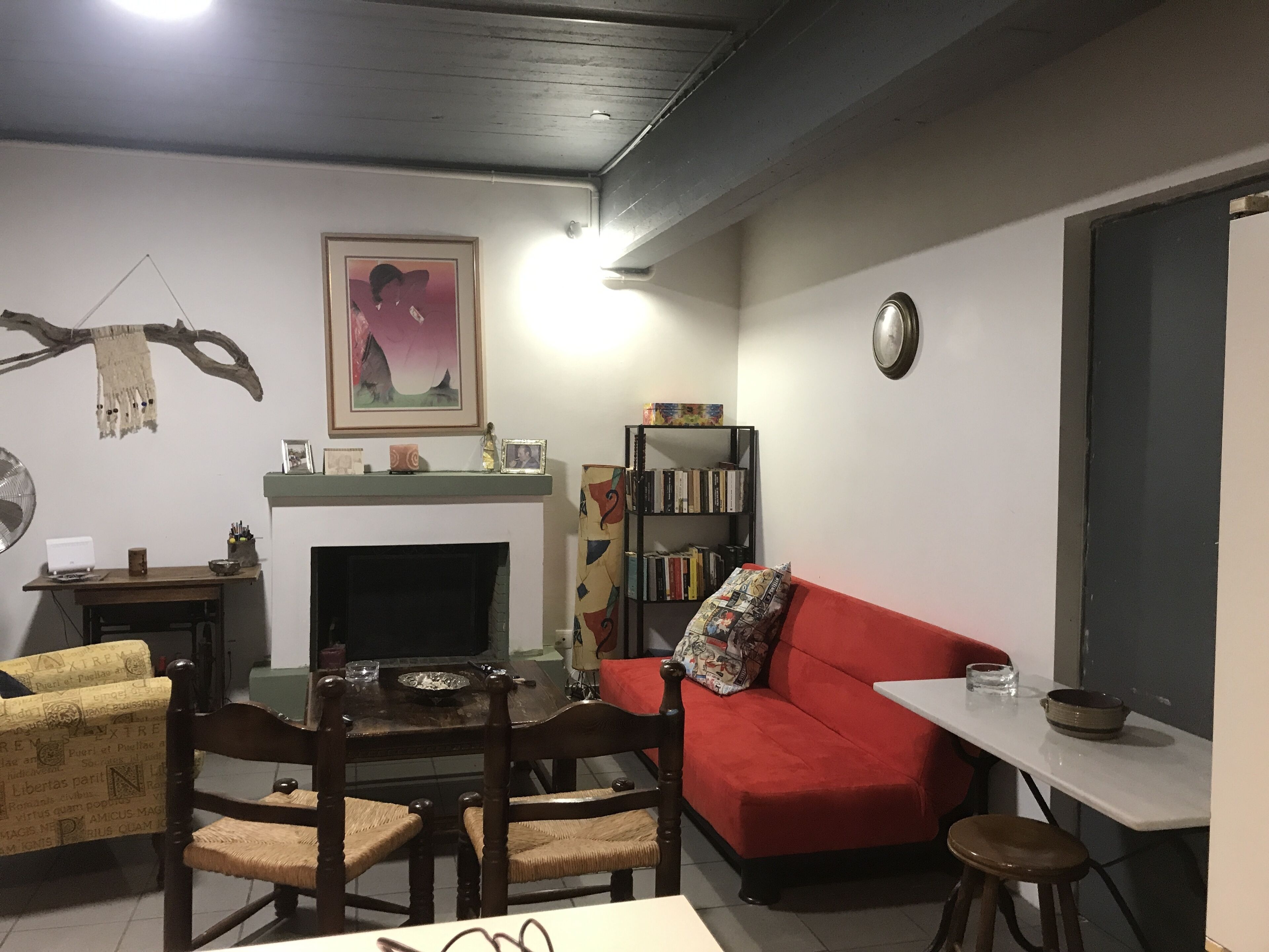 Télévision, cheminée