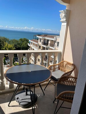 Outdoor dining - Luxury | SeaView | 200m Beach | Pool | Netflix (Nessebar)