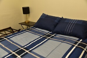 4 bedrooms, free WiFi, bed sheets - Unique modern apartment in an Old Mill in Shelley Idaho (Shelley)