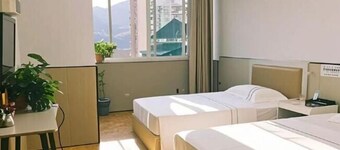 Wushan Kaiyue Business Motel