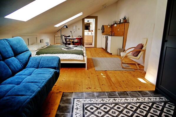 1 bedroom, free WiFi, bed sheets