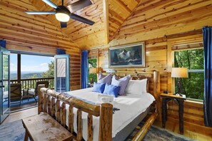 4 soverom, strykejern/-brett, reiseseng for barn og wi-fi