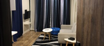 Lovely 2-Bed room Home stay with pool