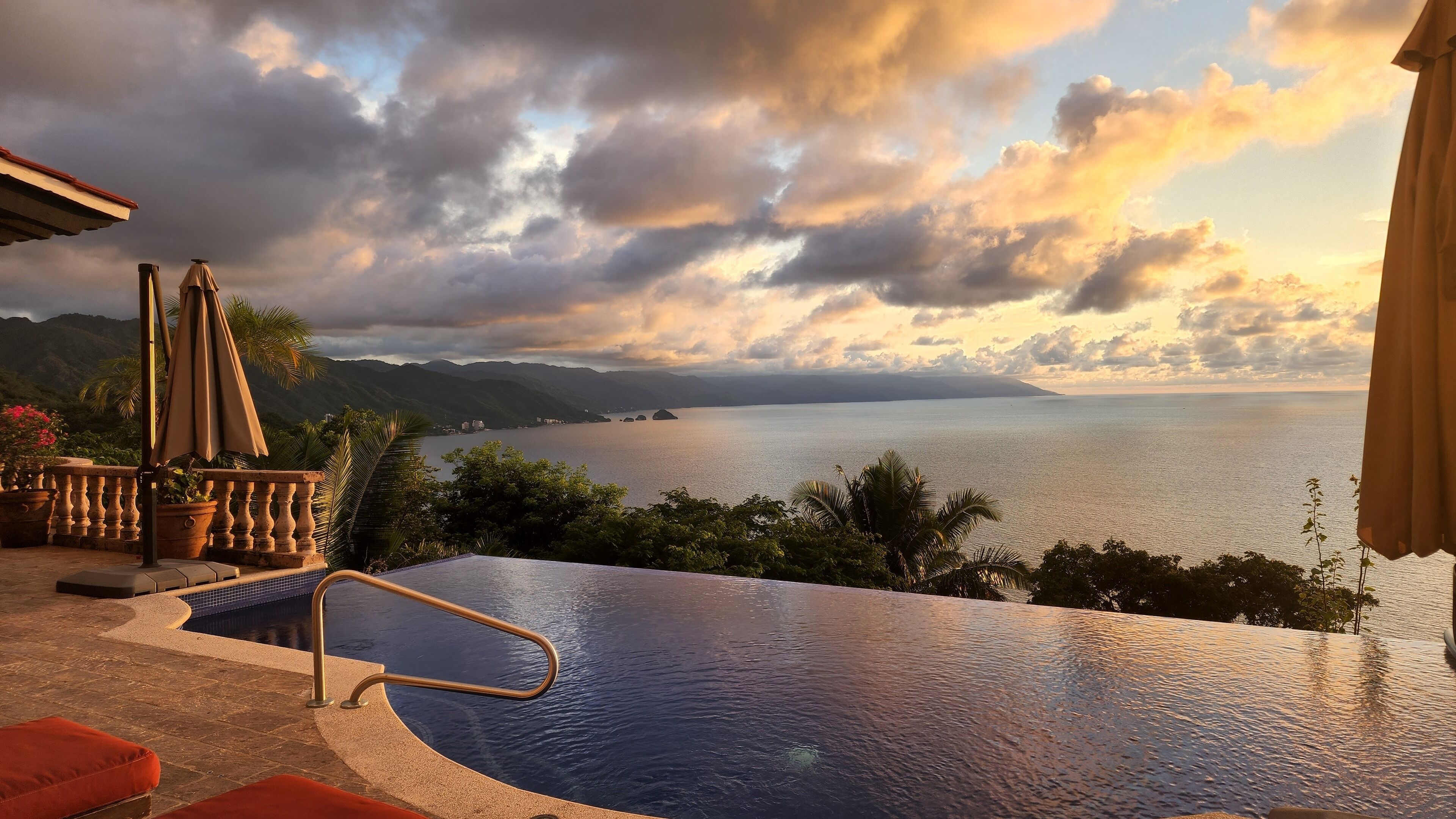 Welcome to Paradise!