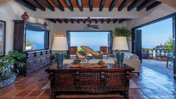 Smart TV, DVD player, books, stereo