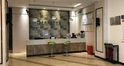 Ziranfeng Fashion Hotel (Congjiang Food Street)