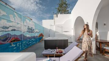 GOLD SUITE, JACUZZI, PARTIAL SEA AND CITY VIEW | Terrasse/Patio