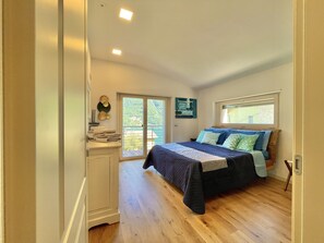 4 bedrooms, in-room safe, desk, iron/ironing board - Relax, silence, romantic, amazing view (Laglio)