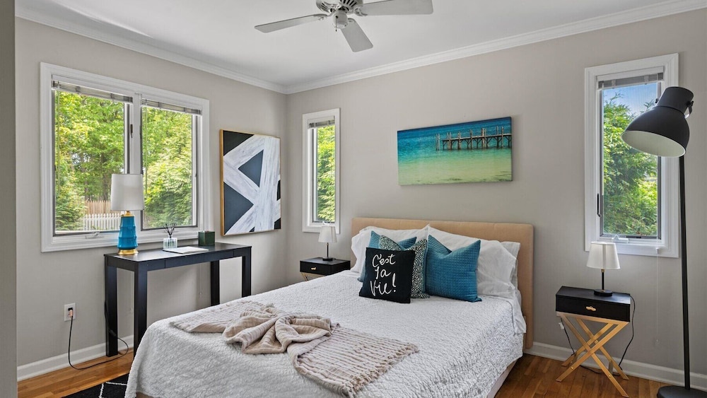 Fall Escape -Bright, Contemporary Residence, Spacious Indoor And Outdoor... - Hamptons, NY
