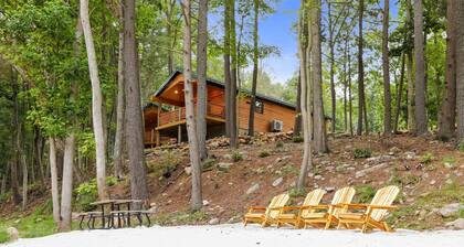 WATERFRONT CABIN PRIVATE BEACH HOT TUB FIRE RING FISH HIKE KAYAK