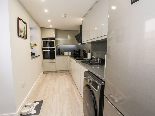 Fridge, dishwasher, electric kettle, toaster