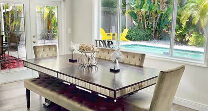 Gorgeous private heated pool house, short drive to the beach!