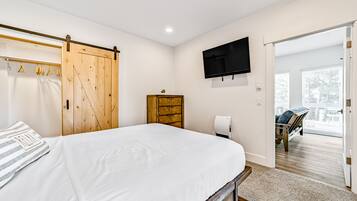 2 quartos, acesso à internet, roupa de cama