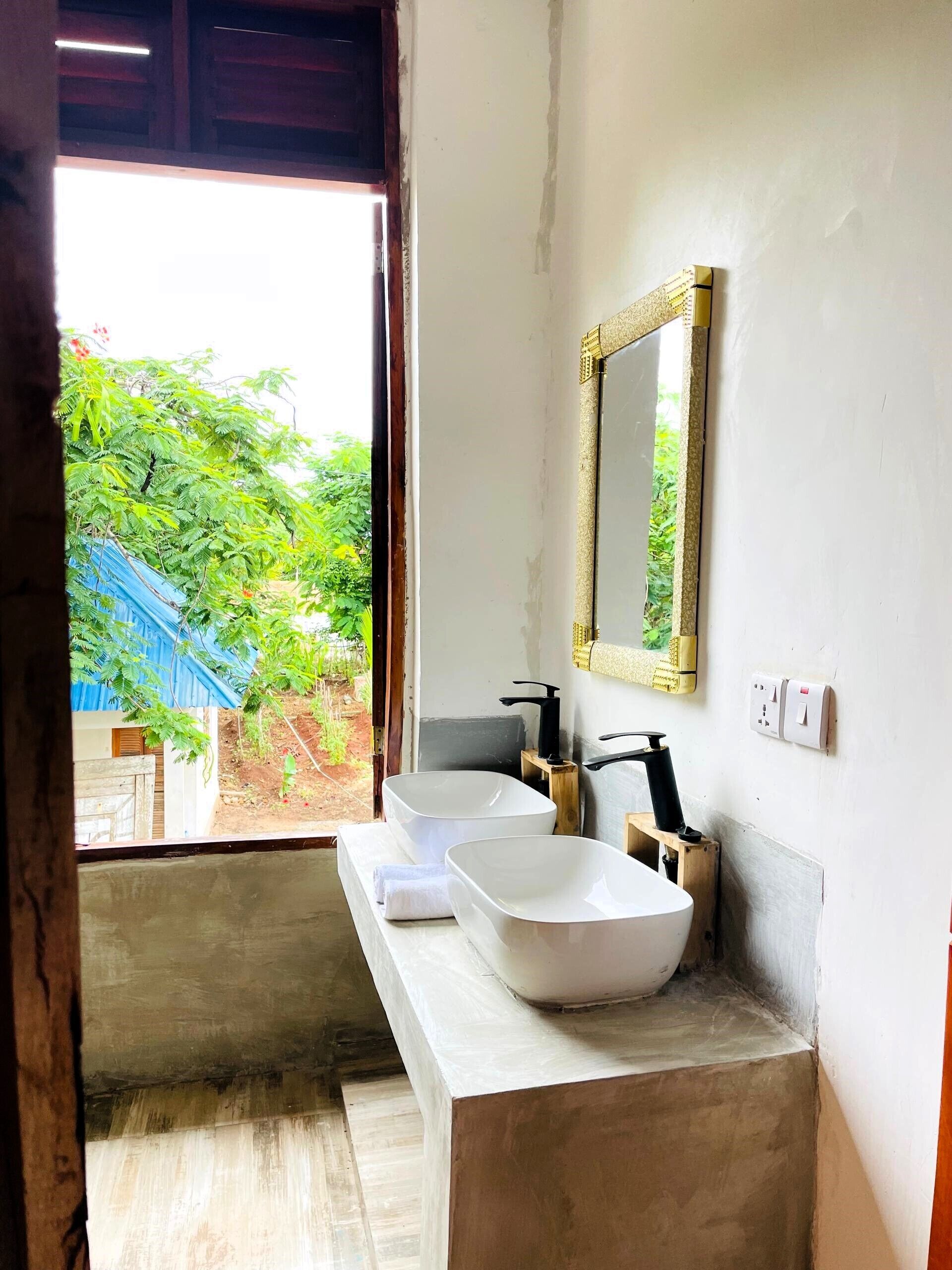 Shower, towels, soap, shampoo