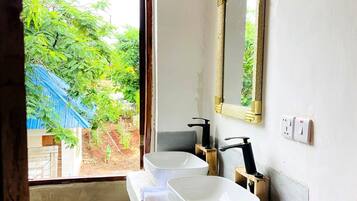 Shower, towels, soap, shampoo