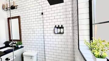 Bathtub, hair dryer, towels