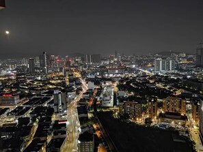 Unclassified image, 3 of 13, button - #Infinite Pool #Lucentia Residence # Bukit Bintang/Lalaport/KLCC (Kuala Lumpur)