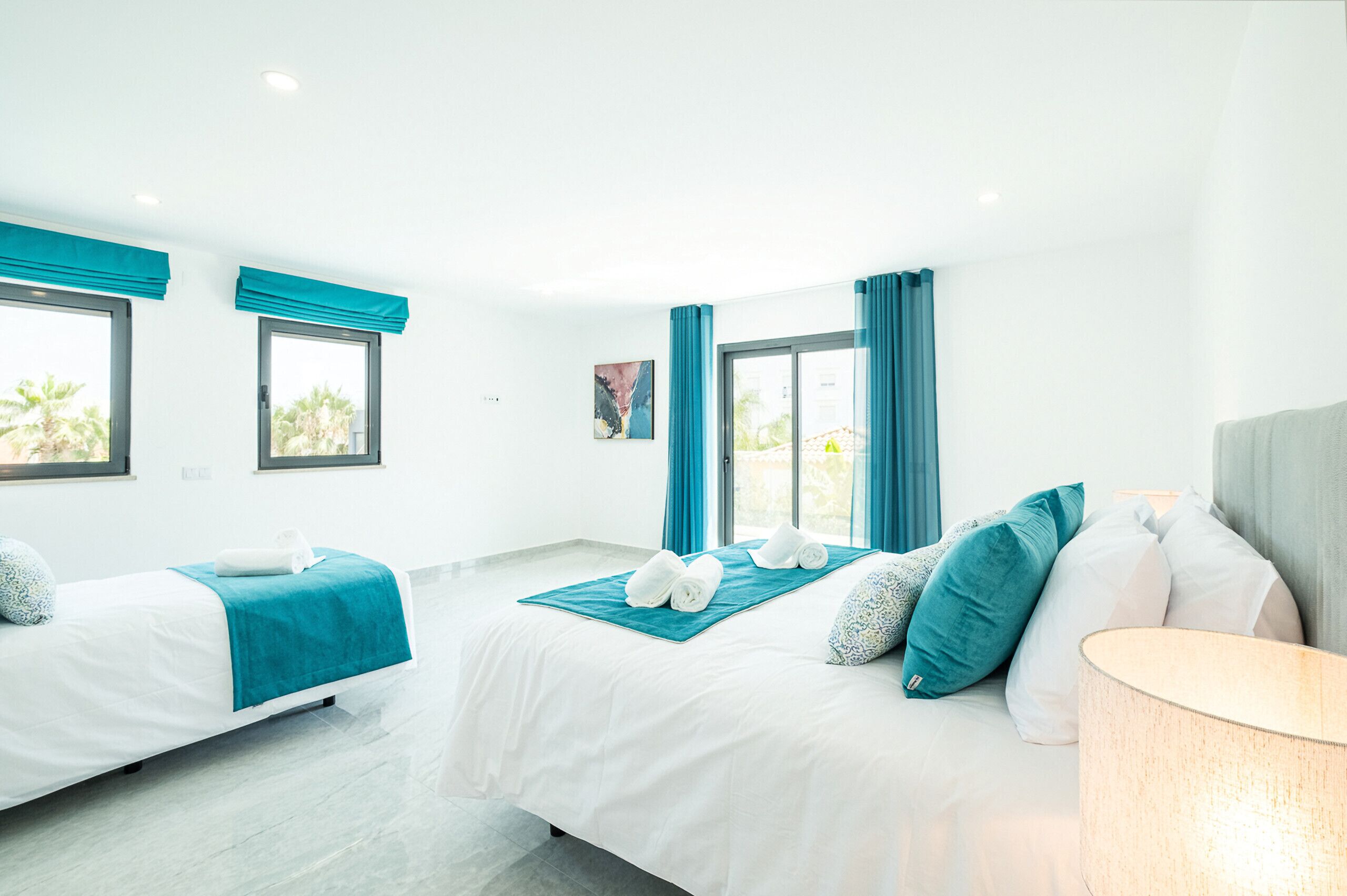 4 habitaciones, tabla de planchar con plancha y wifi gratis 