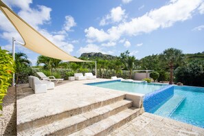 Outdoor pool, free cabanas, sun loungers - Blue Bay Green View (Sint Michiel)