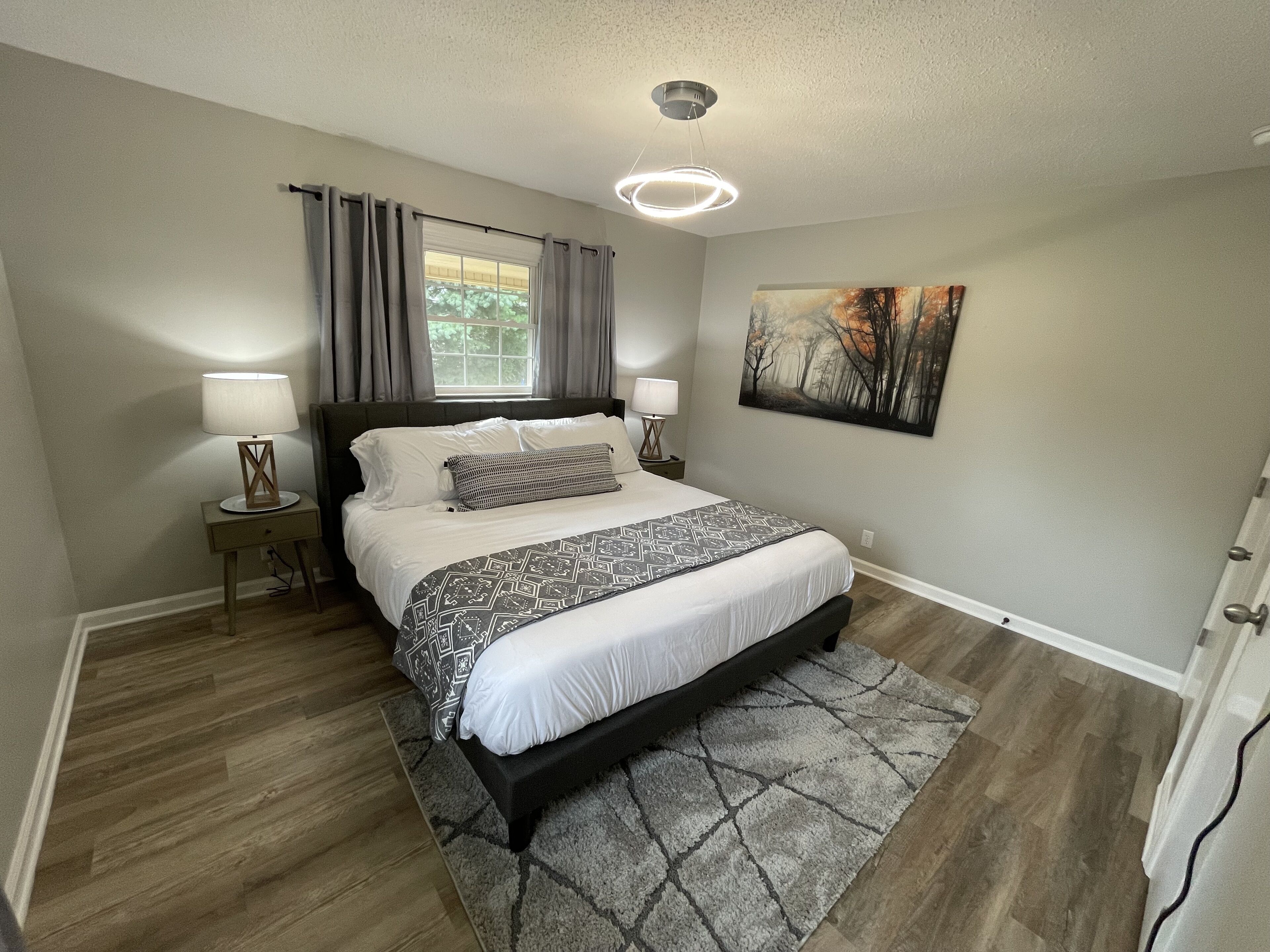 2 bedrooms, desk, iron/ironing board, travel crib