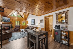 TV connectée, cheminée, jeux vidéo