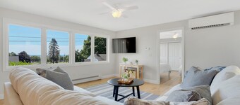 Ocean Views! Walk to the Beach!