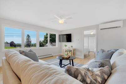 Ocean Views! Walk to the Beach!