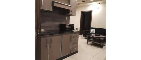 Fridge, microwave, stovetop, electric kettle