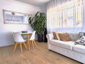 Televisie, boeken en een stereo