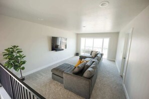 TV - The Sandbar #41 - Lake, Pool and Hot Tub Access! (Garden City)