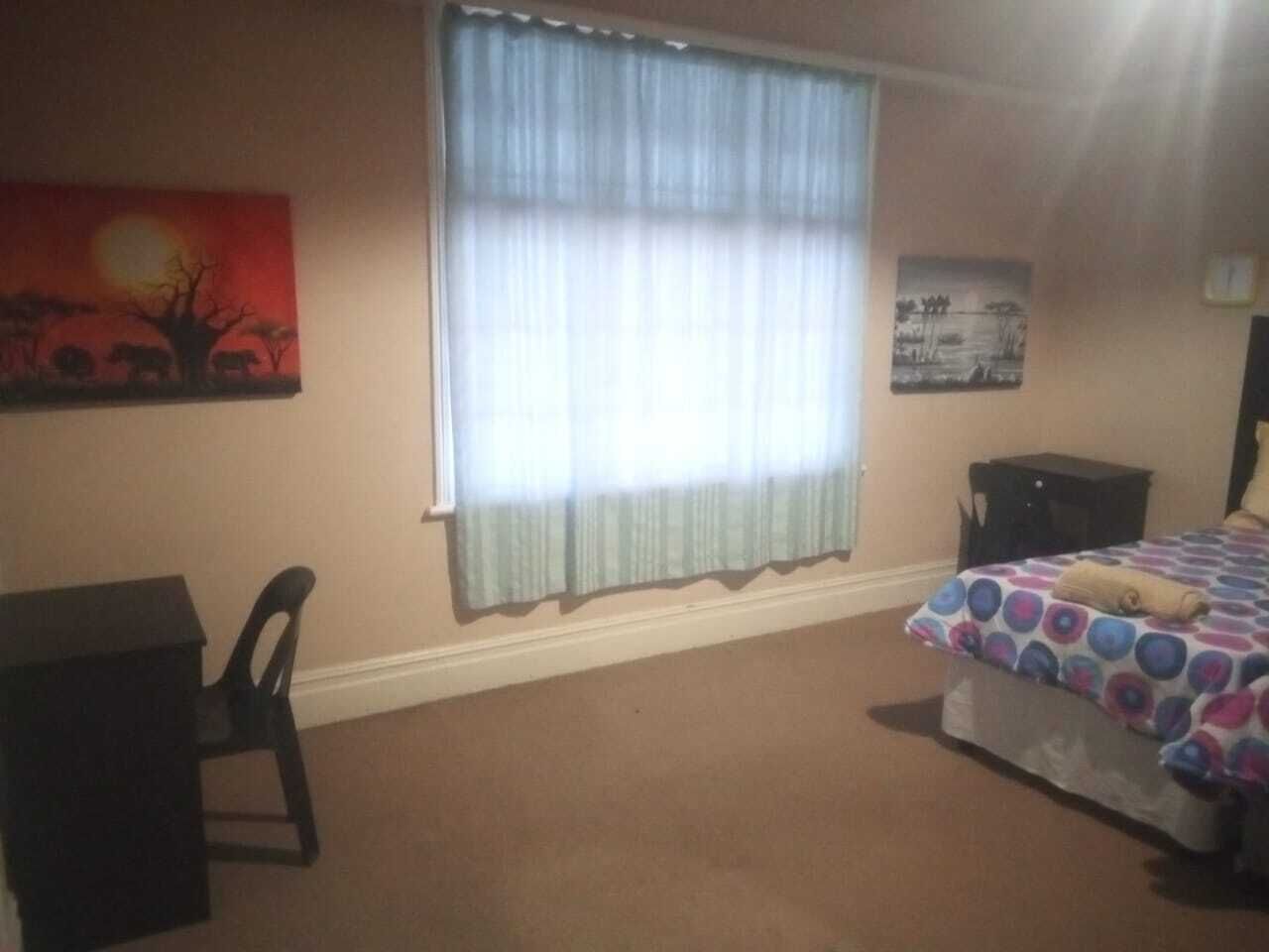 13 bedrooms, desk, free WiFi, bed sheets