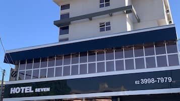 Fachada da propriedade