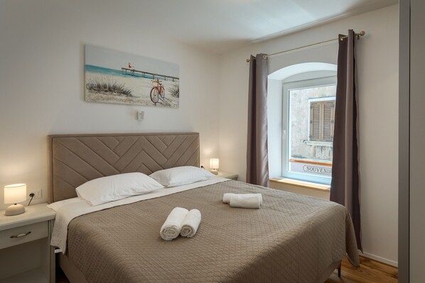 2 bedrooms, in-room safe, iron/ironing board, free WiFi - Apartment Antonija in Porec, Istria (Porec)