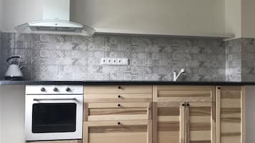 Refrigerador, microondas, horno, tetera/pava eléctrica
