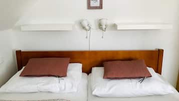 1 bedroom, desk, travel cot, free WiFi