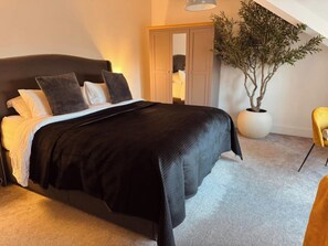 2 bedrooms, iron/ironing board, travel crib, free WiFi