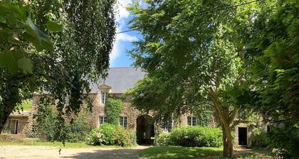 17th century property between the pink granite coast & Lannion, Studio 27m2