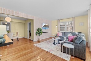 Smart TV, offices - Northeast Florida Retreat (Jacksonville)