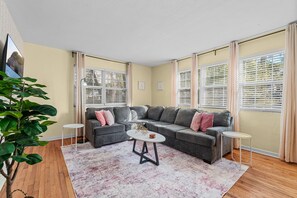 Smart TV, offices - Northeast Florida Retreat (Jacksonville)