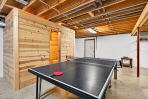 Games room - Lazy Lane Cabins - Lane's End (Laurelville)