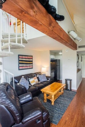 Smart TV, fireplace, video games