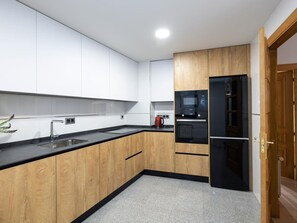 Fridge, microwave, oven, dishwasher