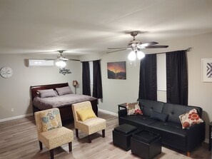 1 bedroom, in-room safe, iron/ironing board, free WiFi - Black Canyon Casita - Tranquility Outside the City (Black Canyon City)