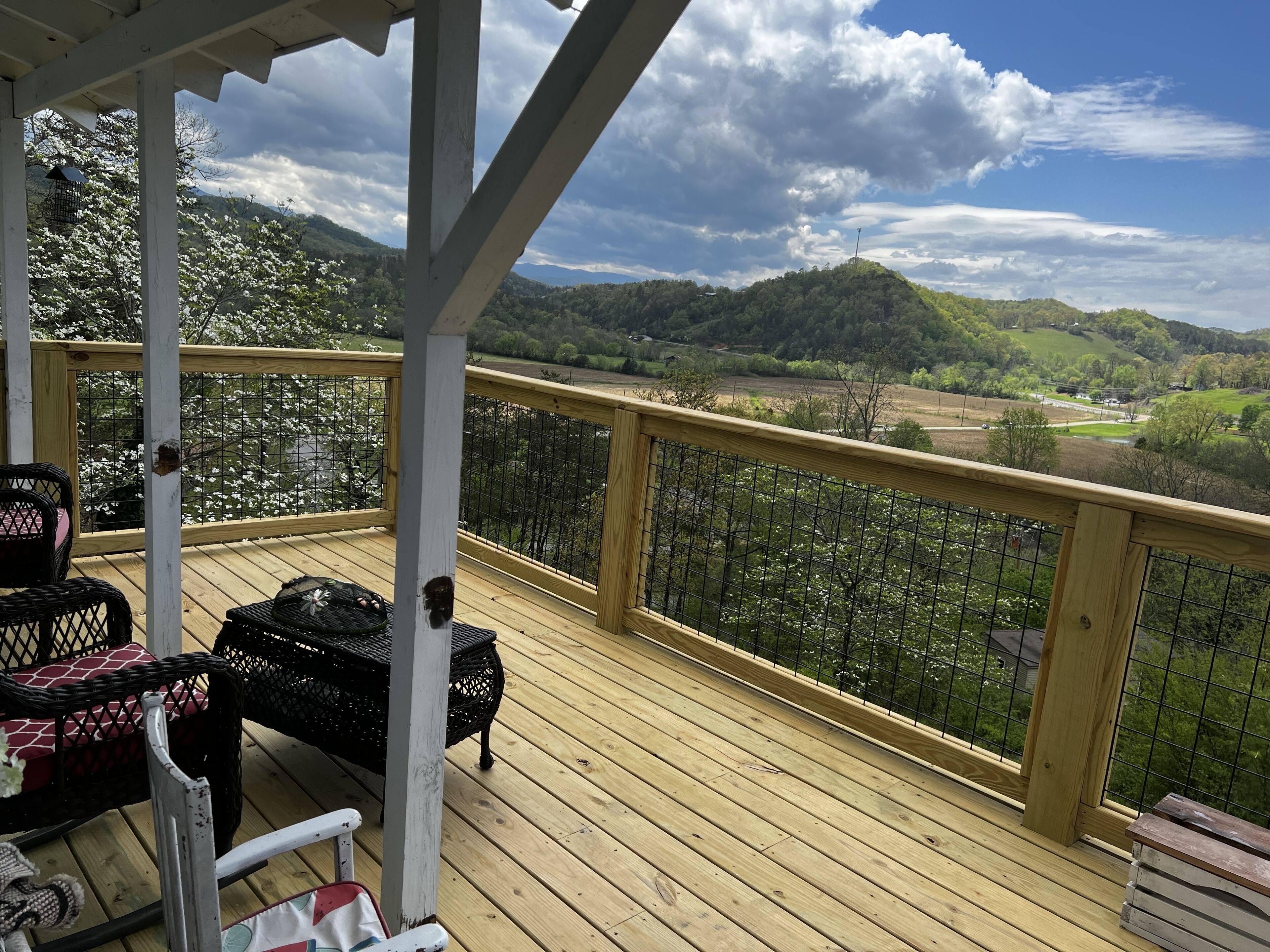 Summer Deals - sleeps 8, 5Beds, Mountain views, Kingbeds, hot-tub, Firepit