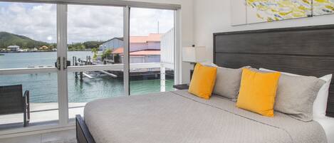 2 chambres, coffre-fort, fer et planche Ă repasser