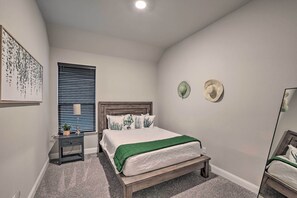4 habitaciones, tabla de planchar con plancha, internet y ropa de cama 