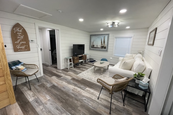 Smart TV, DVD player, pebolim