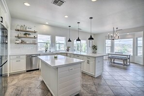 Fridge, stovetop, dishwasher, cookware/dishes/utensils