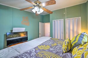 3 chambres, bureau, fer et planche à repasser, lit parapluie